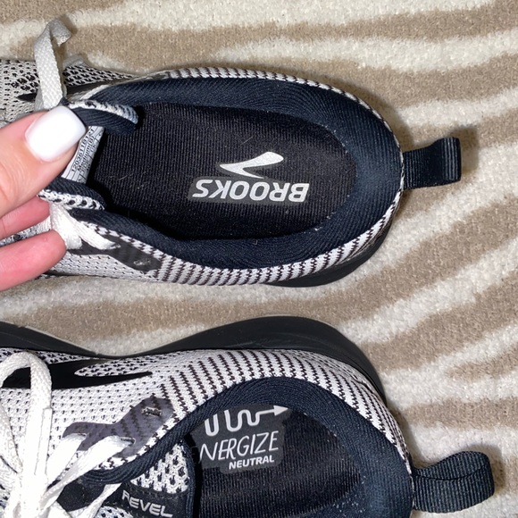 Brooks Revel 5 - Picture 10 of 11